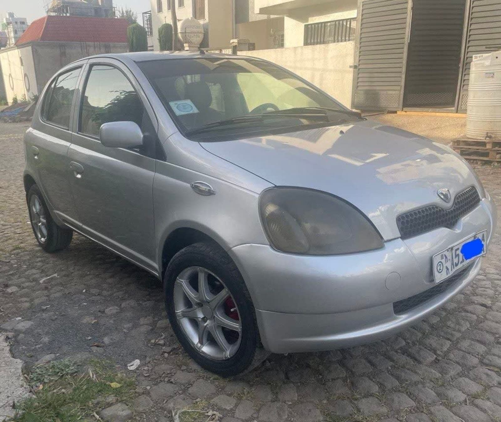 2000 Toyota Vitz — photo 4