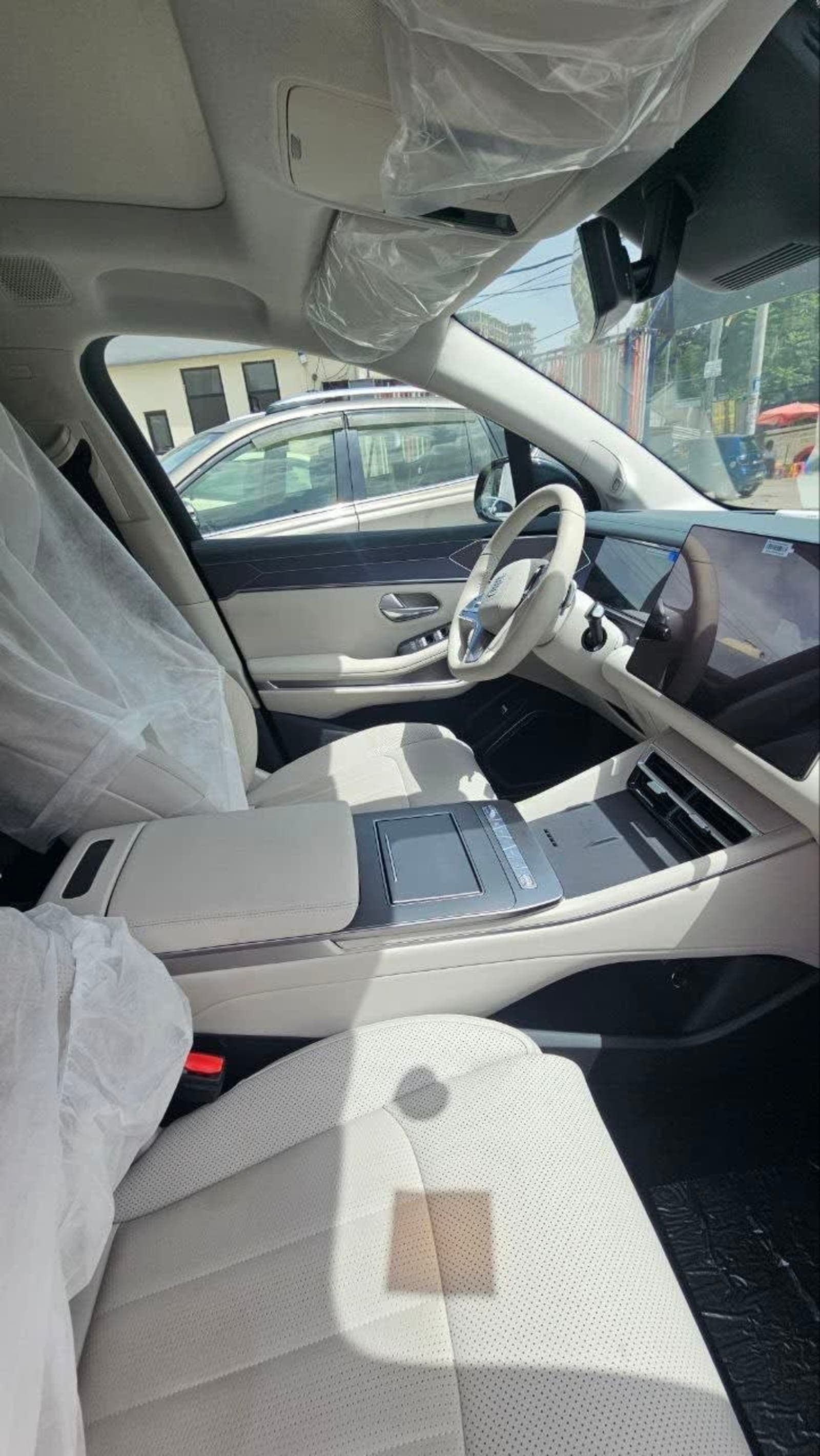 2025 BYD Tang — photo 2