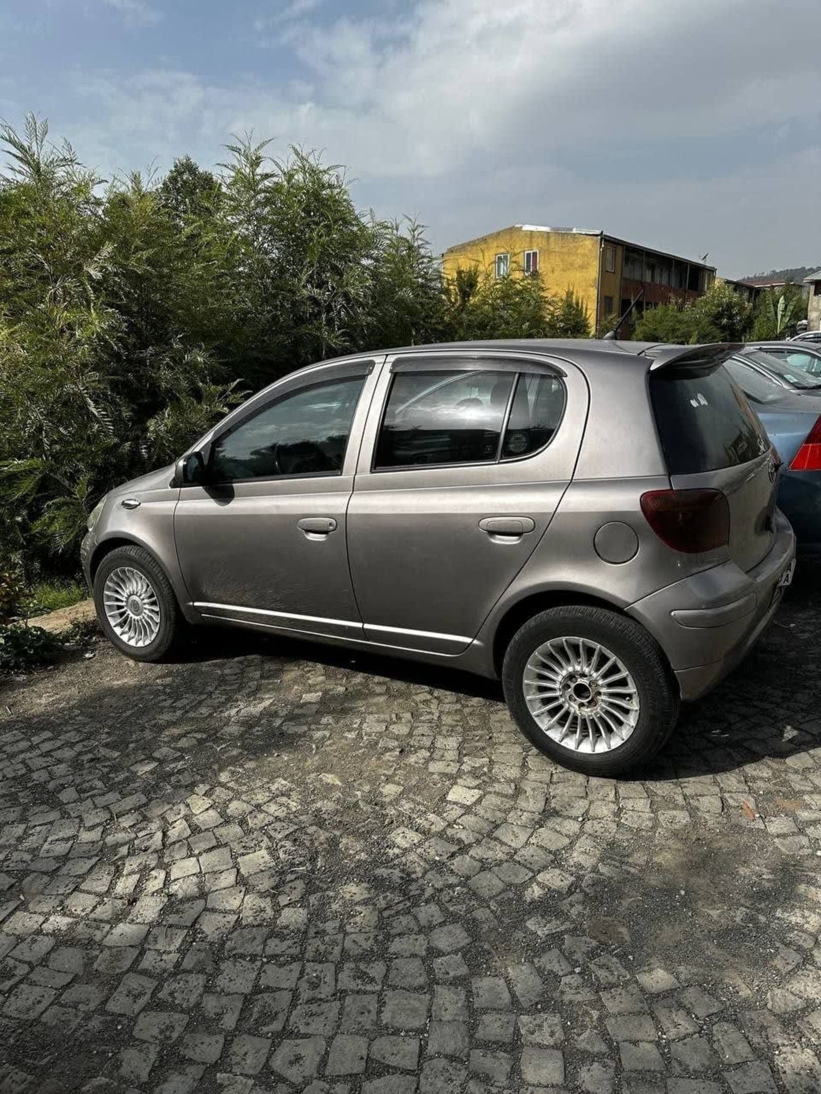2004 Toyota Vitz — photo 3