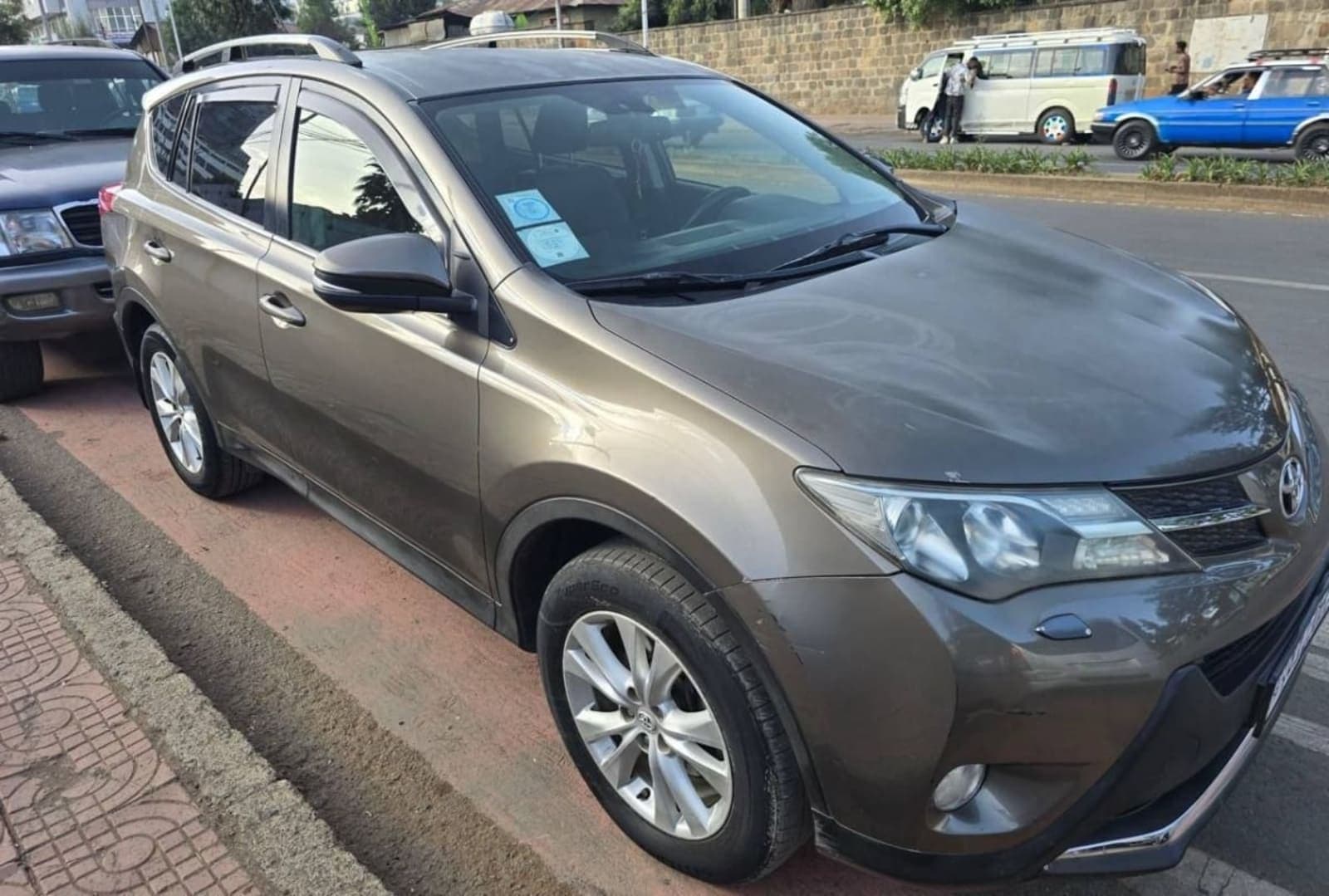 2015 Toyota Rav 4 — photo 1