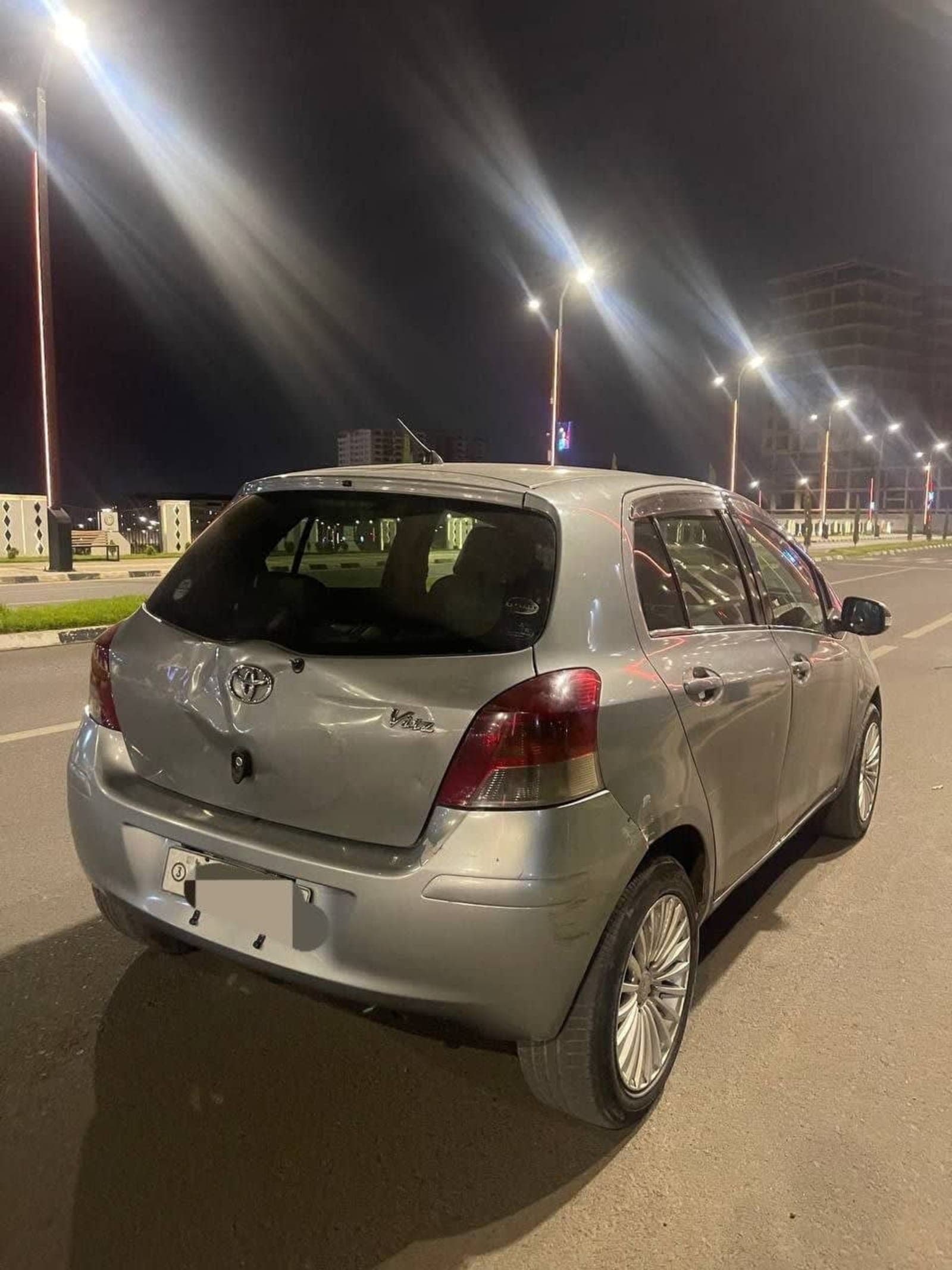 2010 Toyota Yaris Compact — photo 2