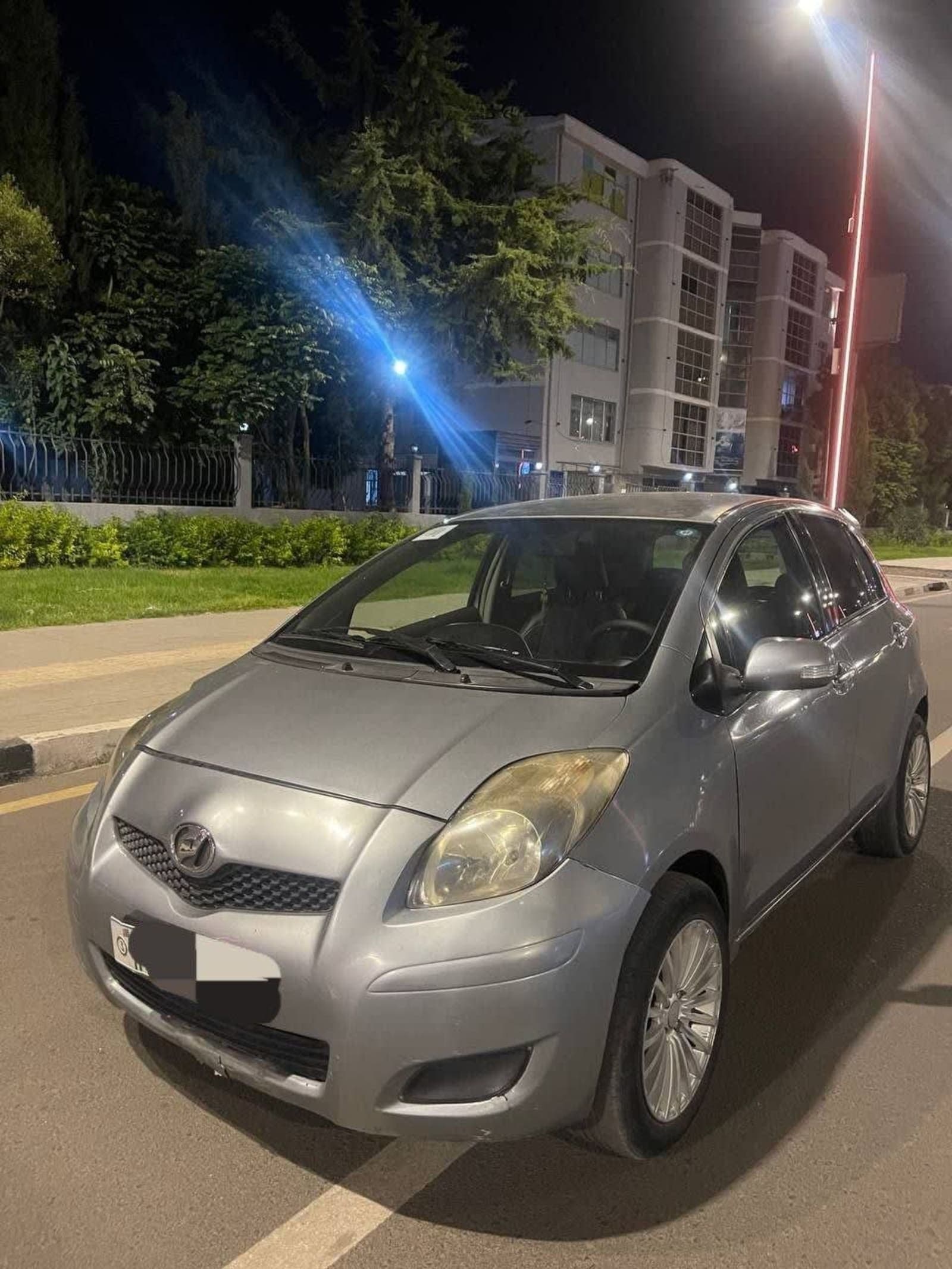 2010 Toyota Yaris Compact — photo 6
