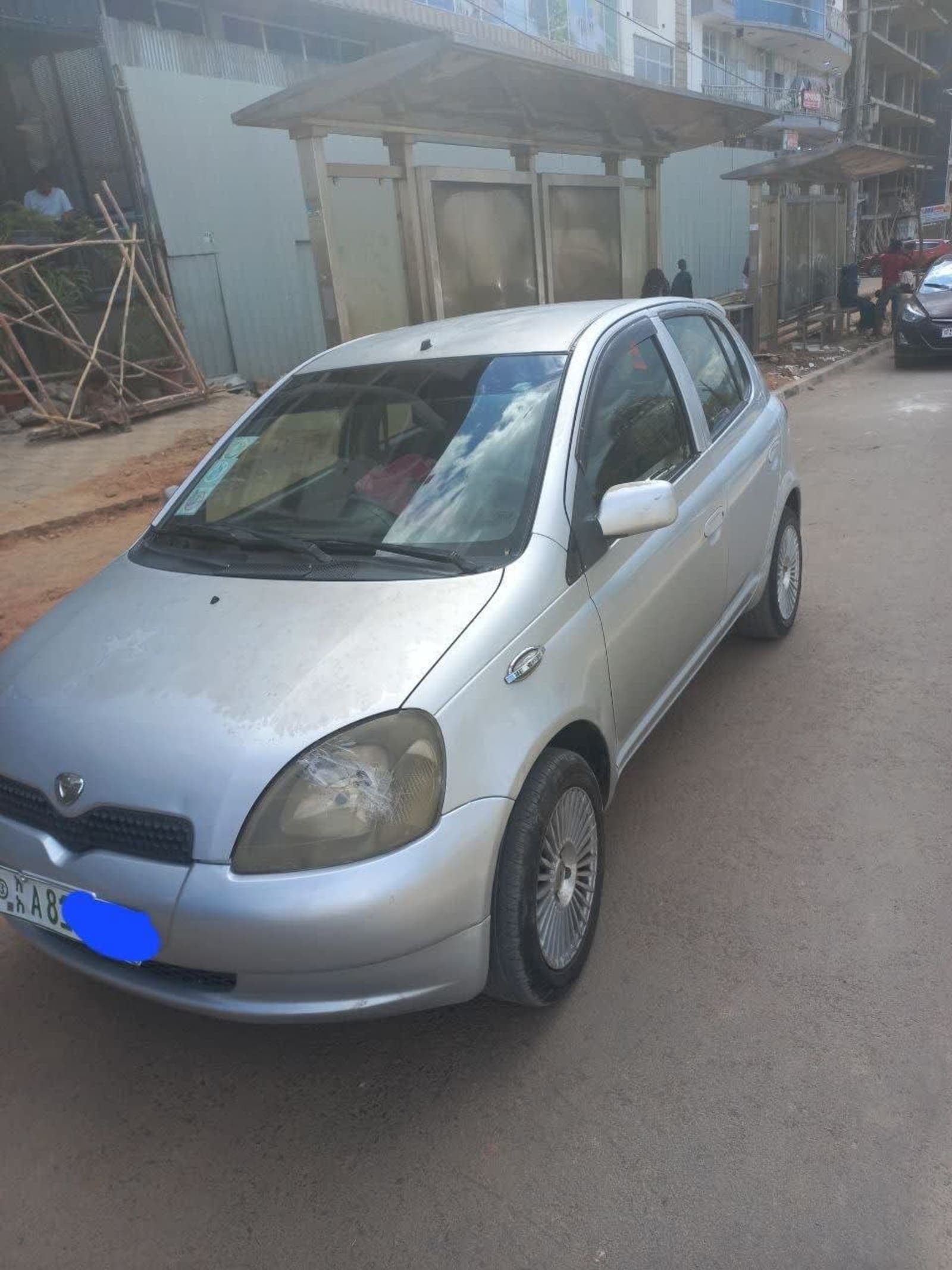 2002 Toyota Vitz — photo 3