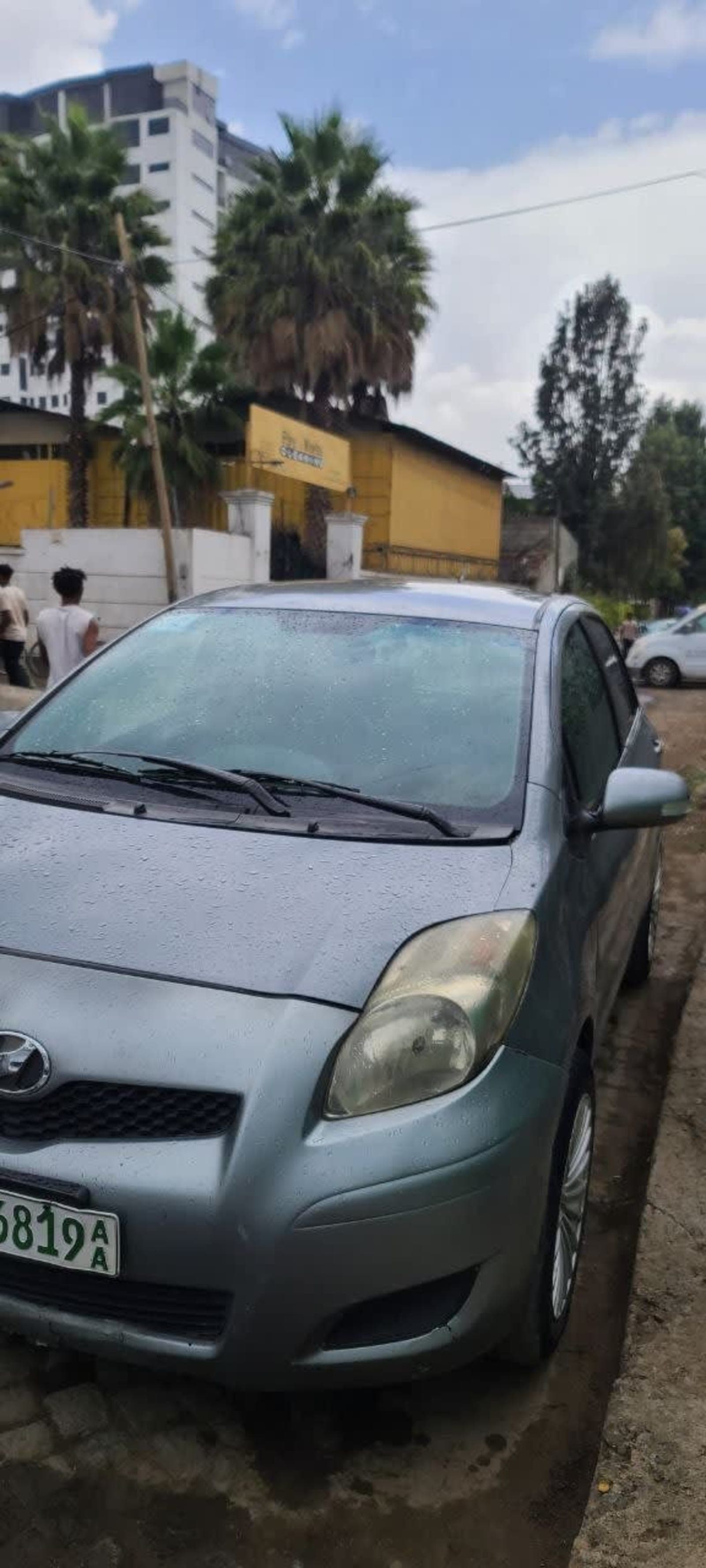 2010 Toyota Yaris Compact — photo 7