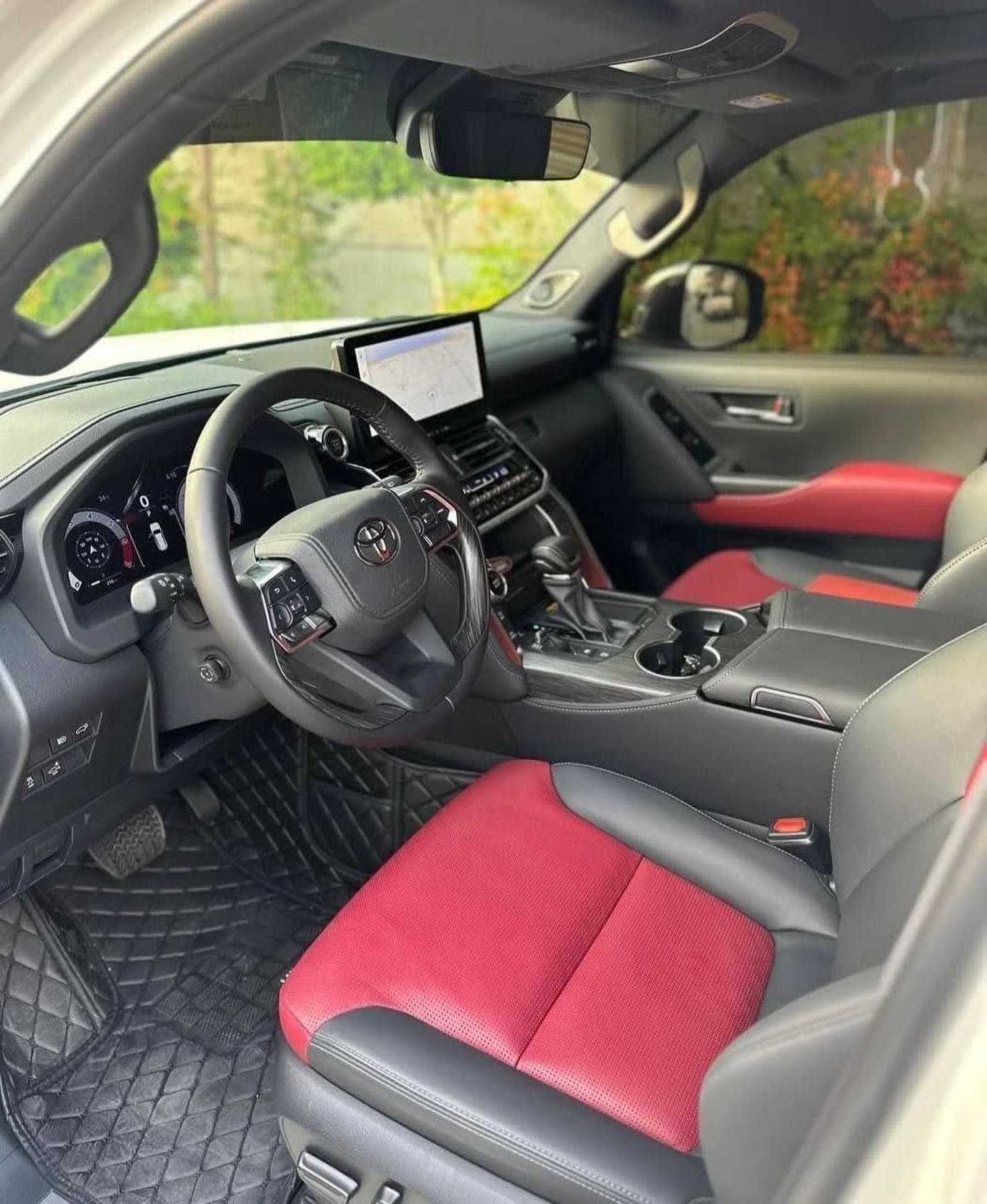 2022 Toyota Land Cruiser VXR — photo 2