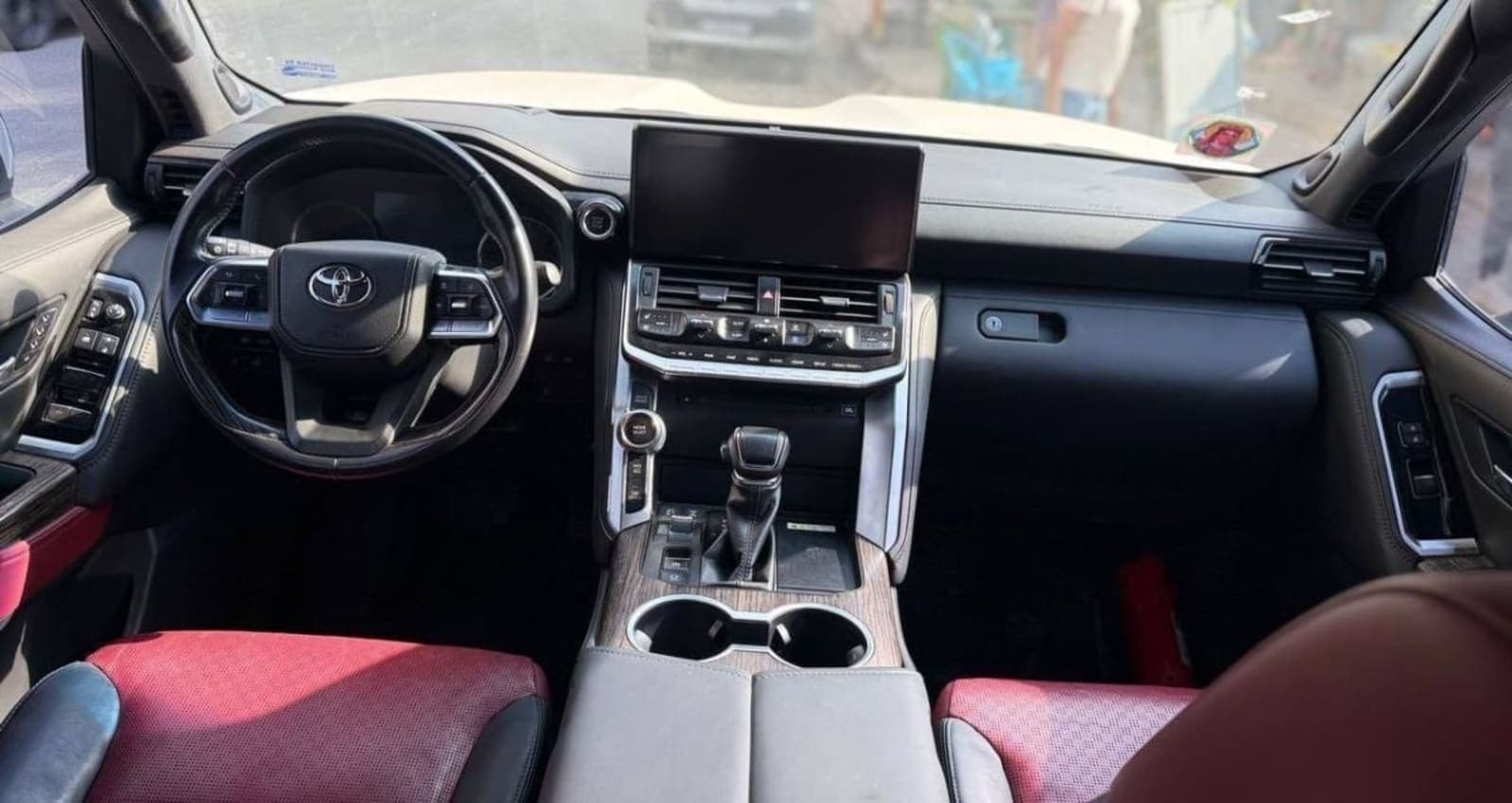 2022 Toyota Land Cruiser VX-R — photo 4