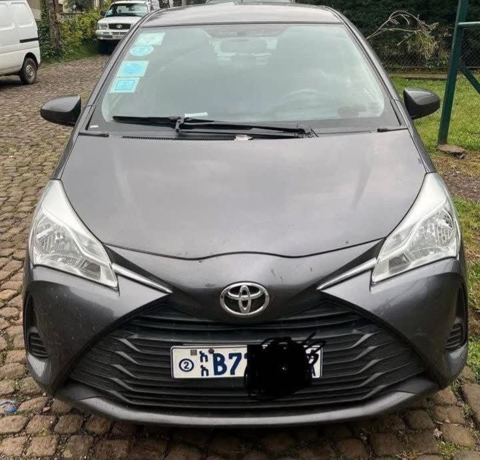 2018 Toyota Yaris compact — photo 1