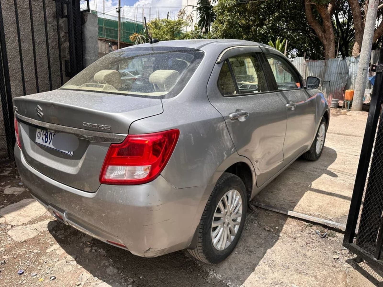2022 Suzuki dzire — photo 2