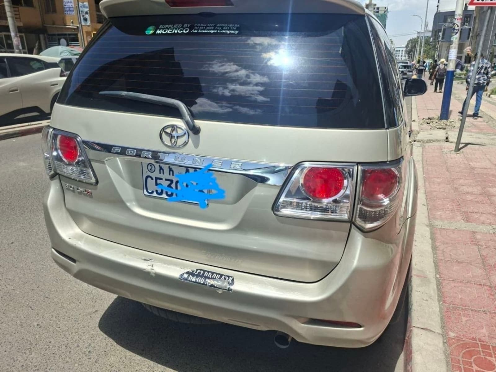 2012 Toyota Fortuner โ photo 2