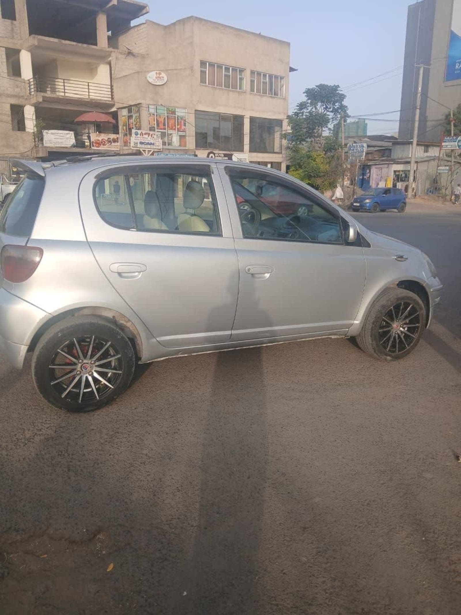 2001 Toyota Vitz — photo 1