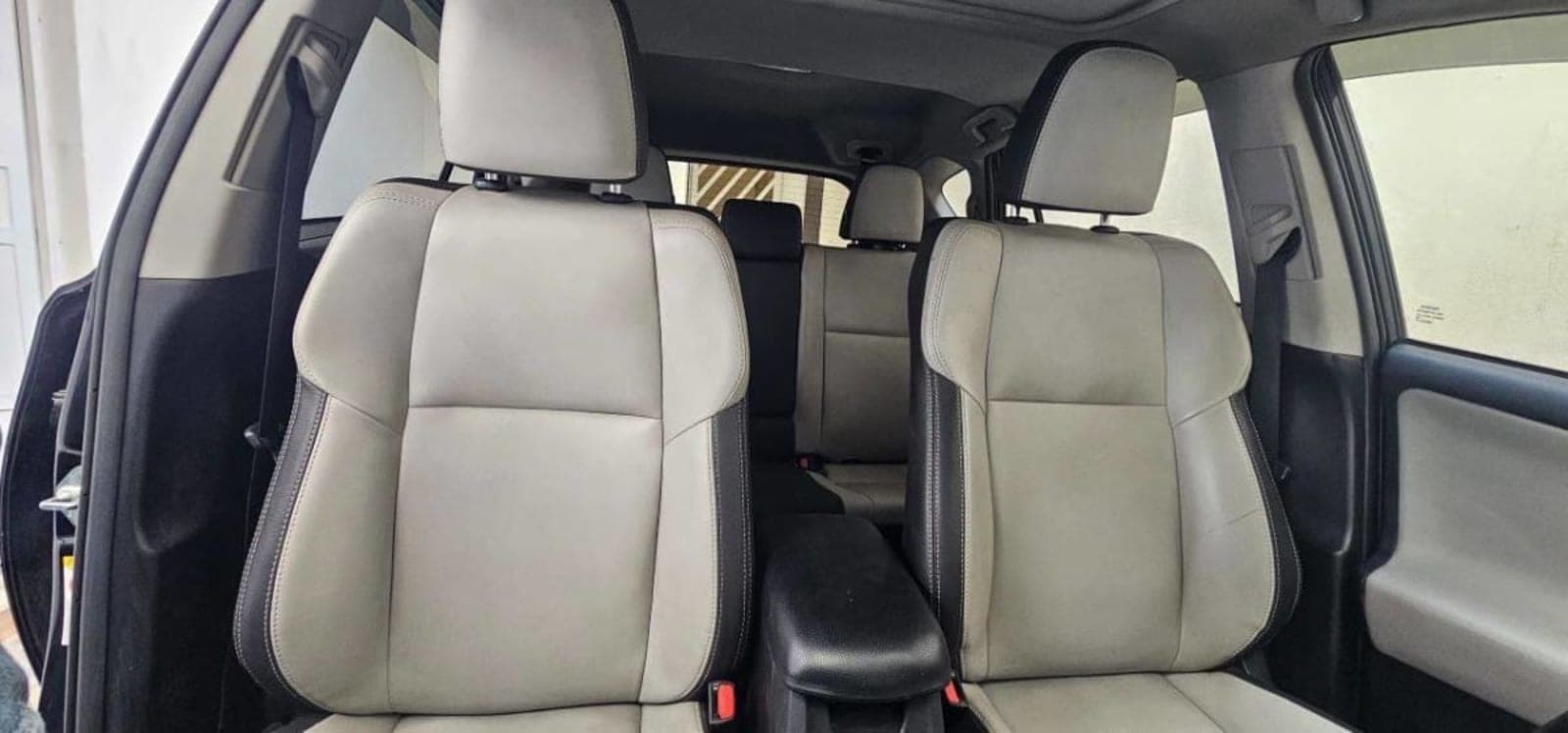 2018 Toyota Rav4 — photo 1