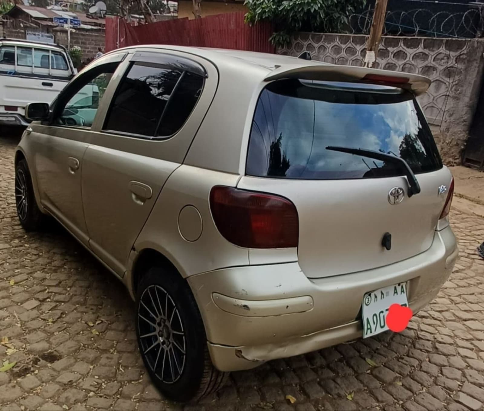 2004 Toyota Vitz — photo 3