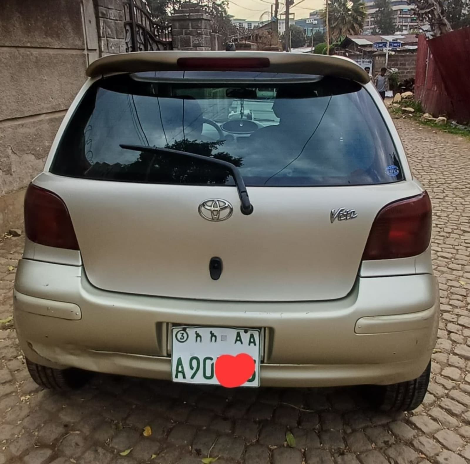 2004 Toyota Vitz — photo 7
