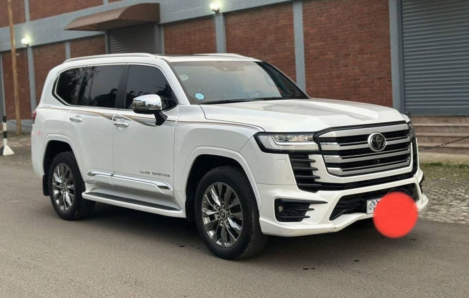 2023 Toyota Land Cruiser VX-R — photo 1