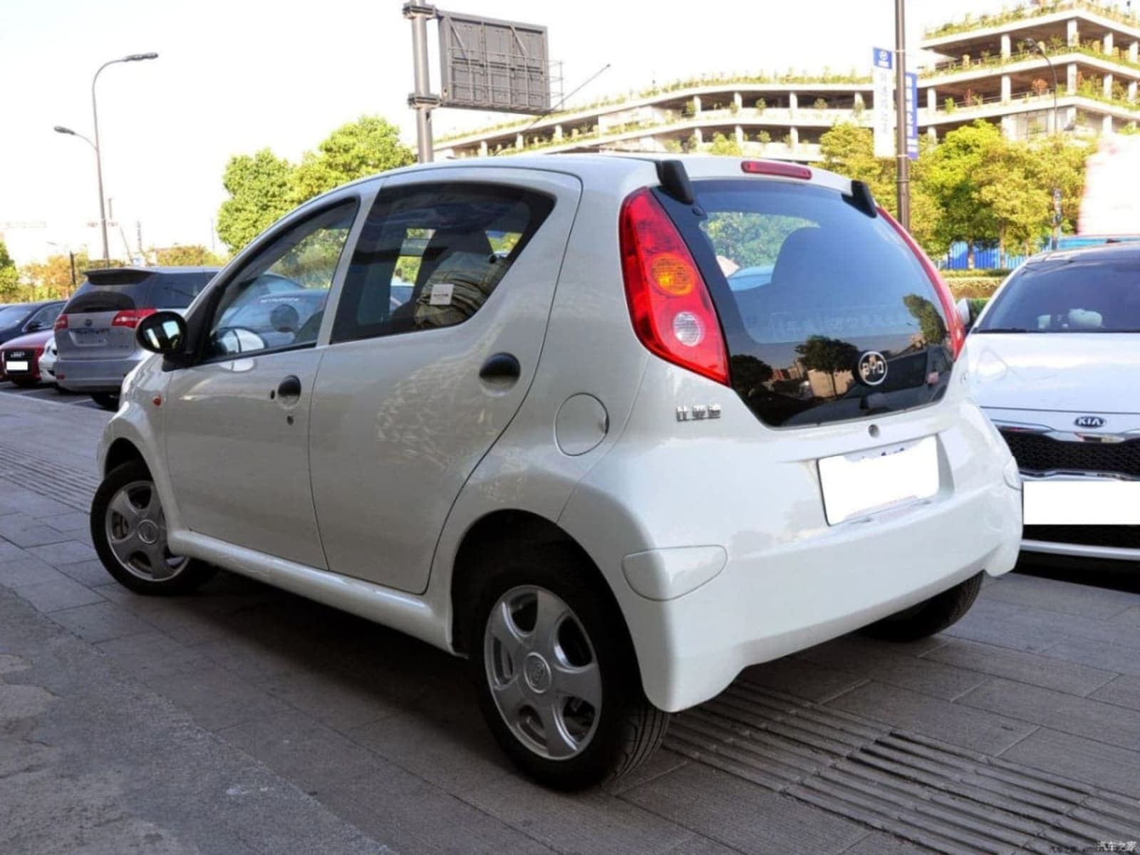 2010 BYD F0 — photo 1