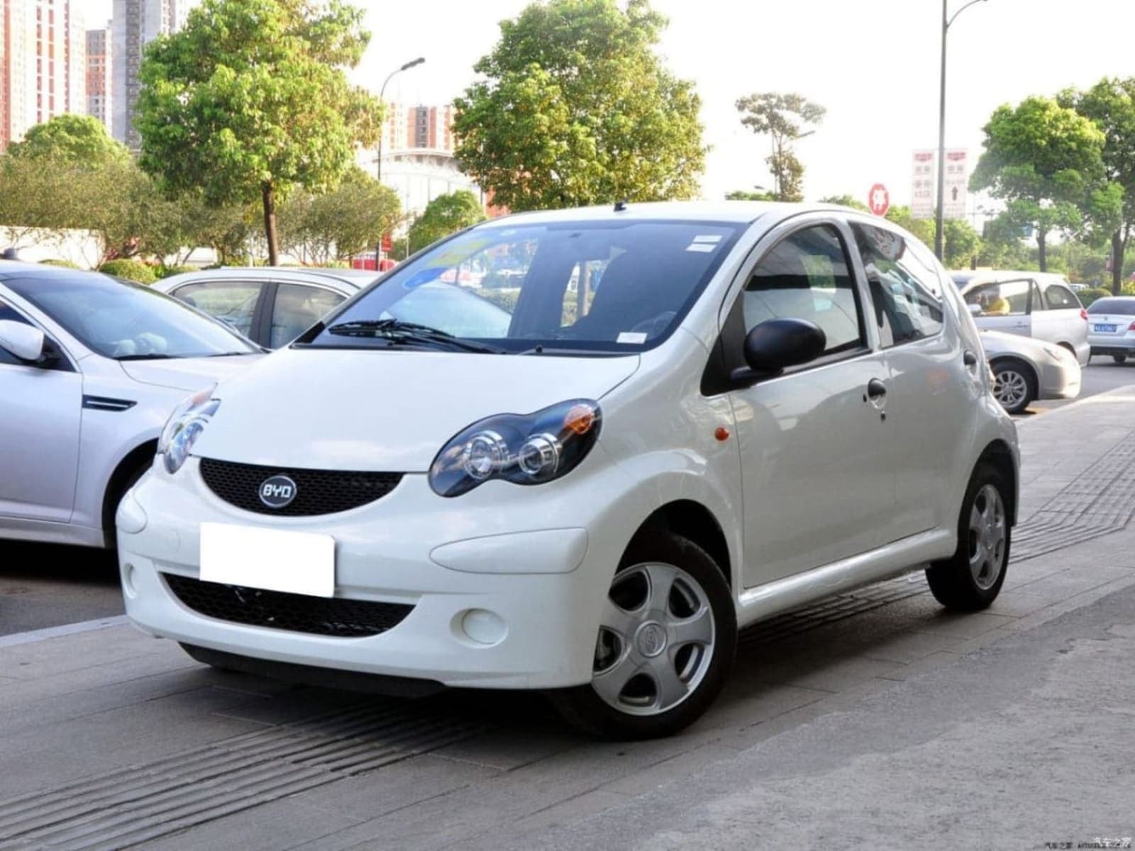 2010 BYD F0 — photo 2