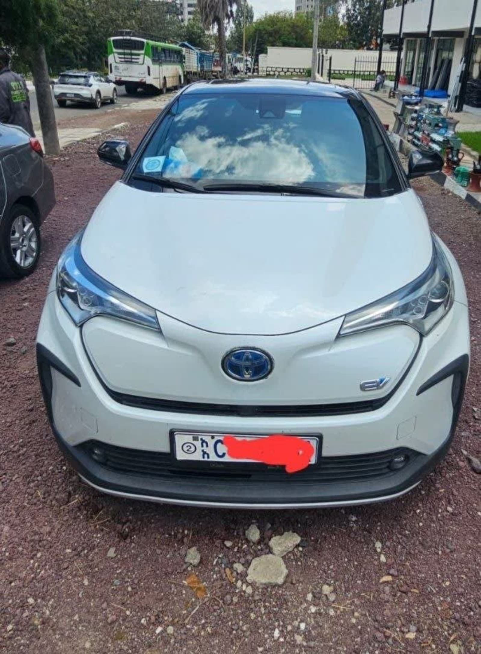 2022 Toyota C-HR EV โ photo 3
