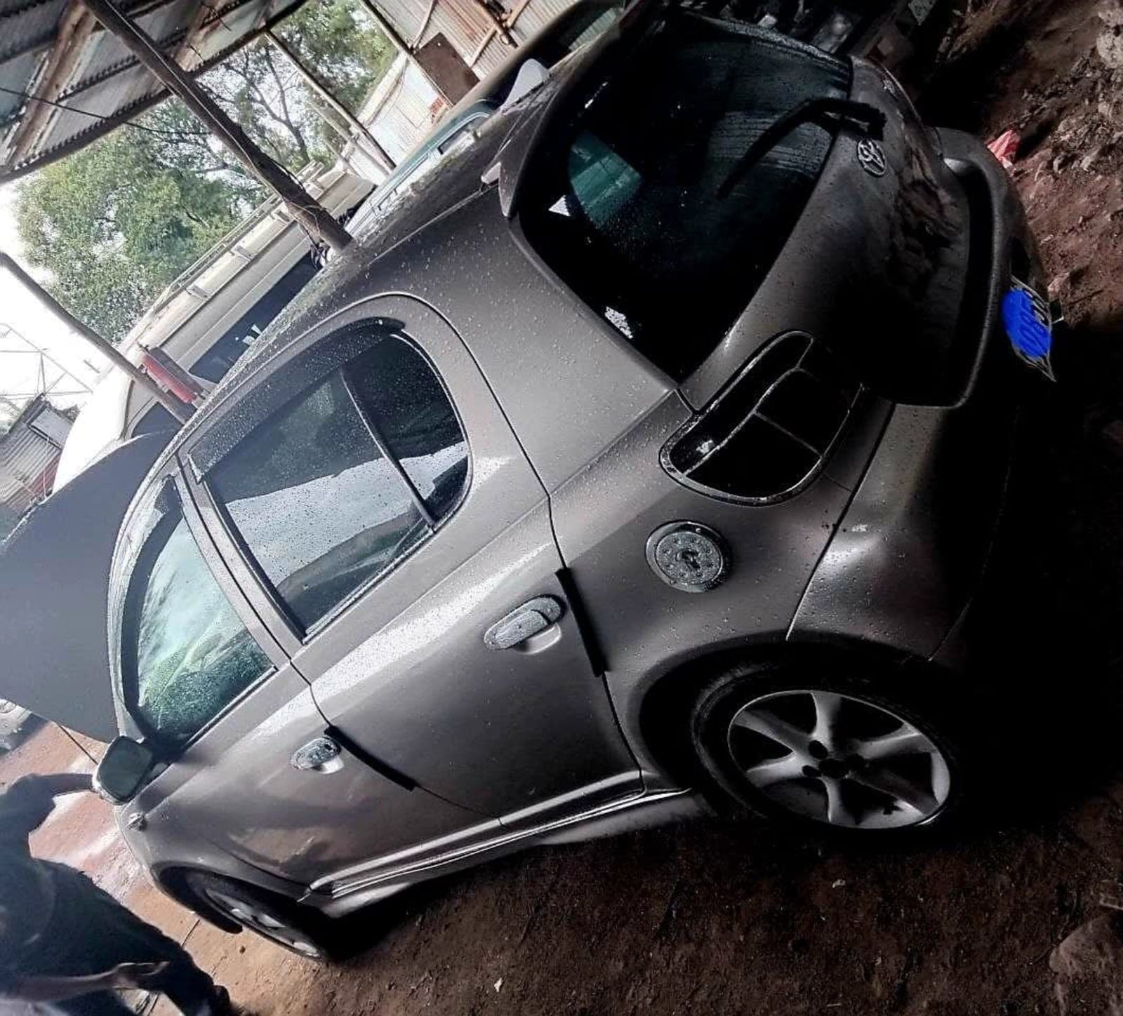 2001 Toyota Vitz — photo 2