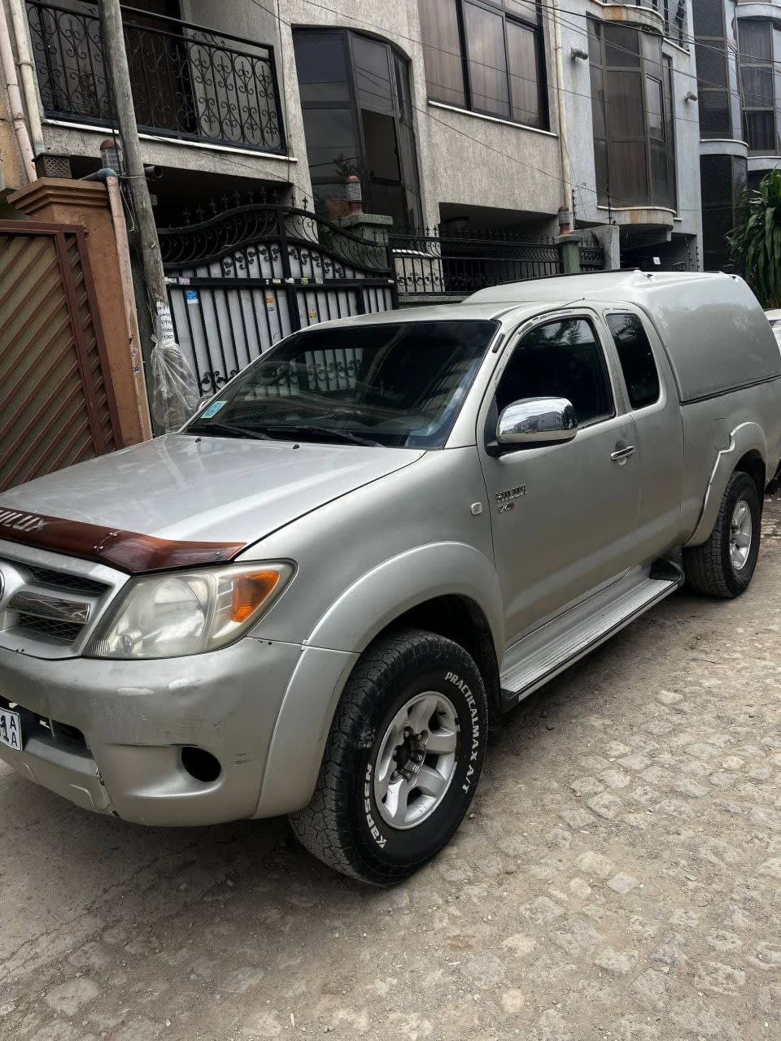 2008 Toyota Hilux โ photo 3