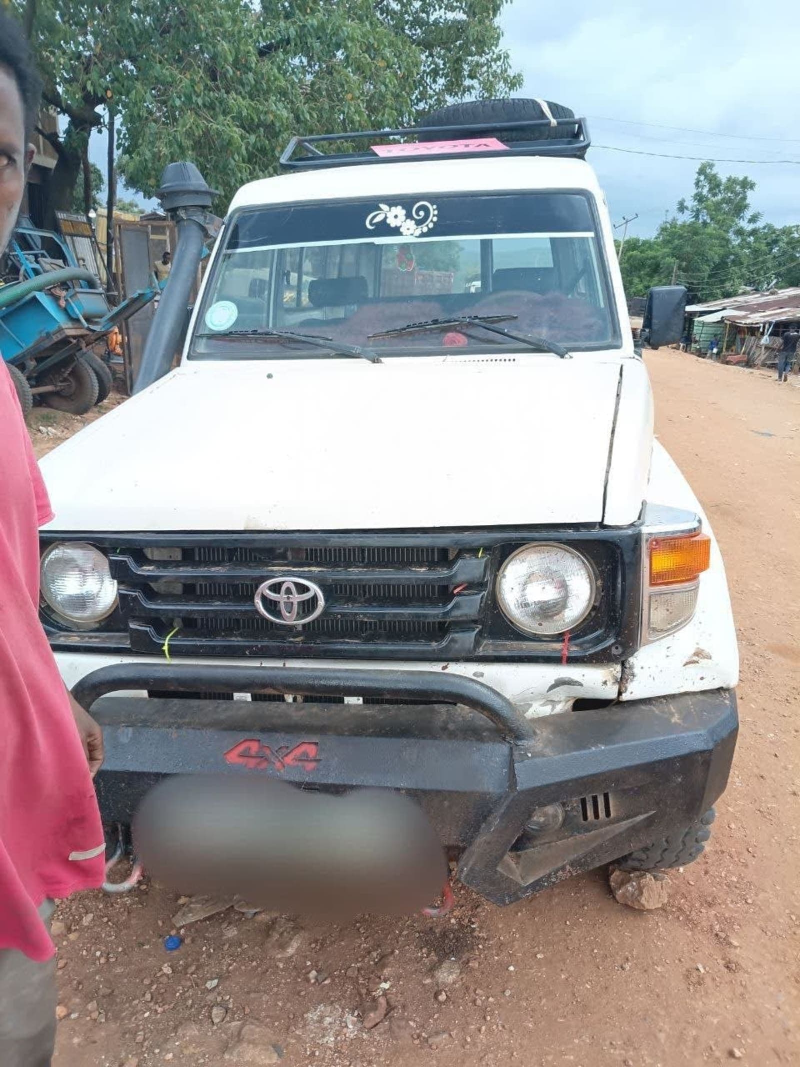 1994 Toyota Land Cruiser Long Base — photo 1
