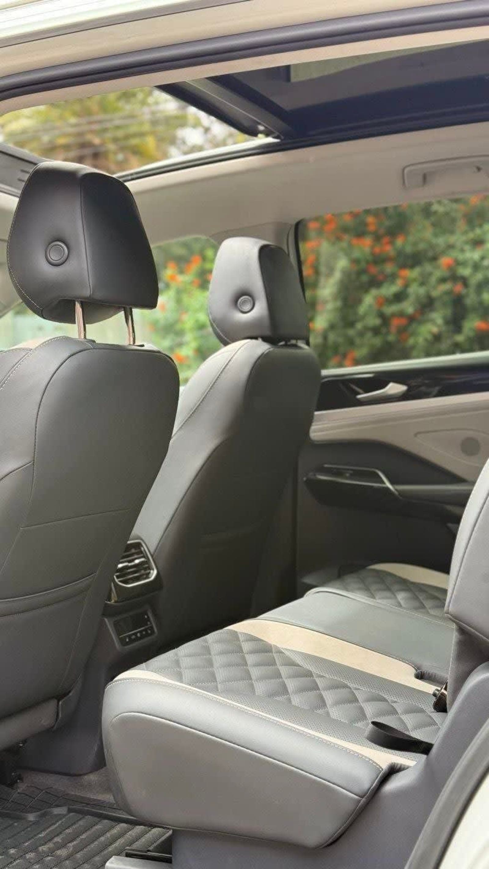 2024 Volkswagen ID.6 Crozz Pro — photo 2