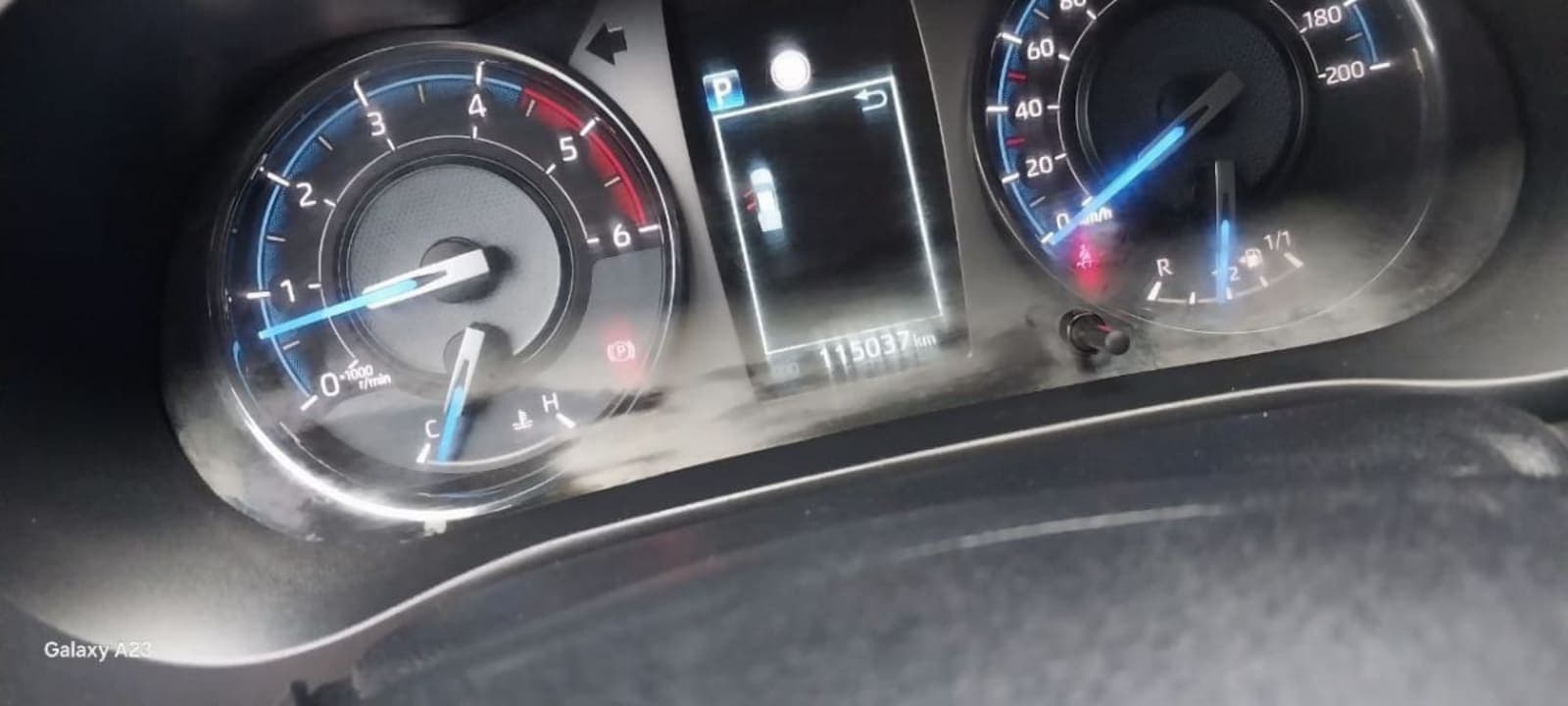 2021 Toyota Hilux Invincible — photo 3