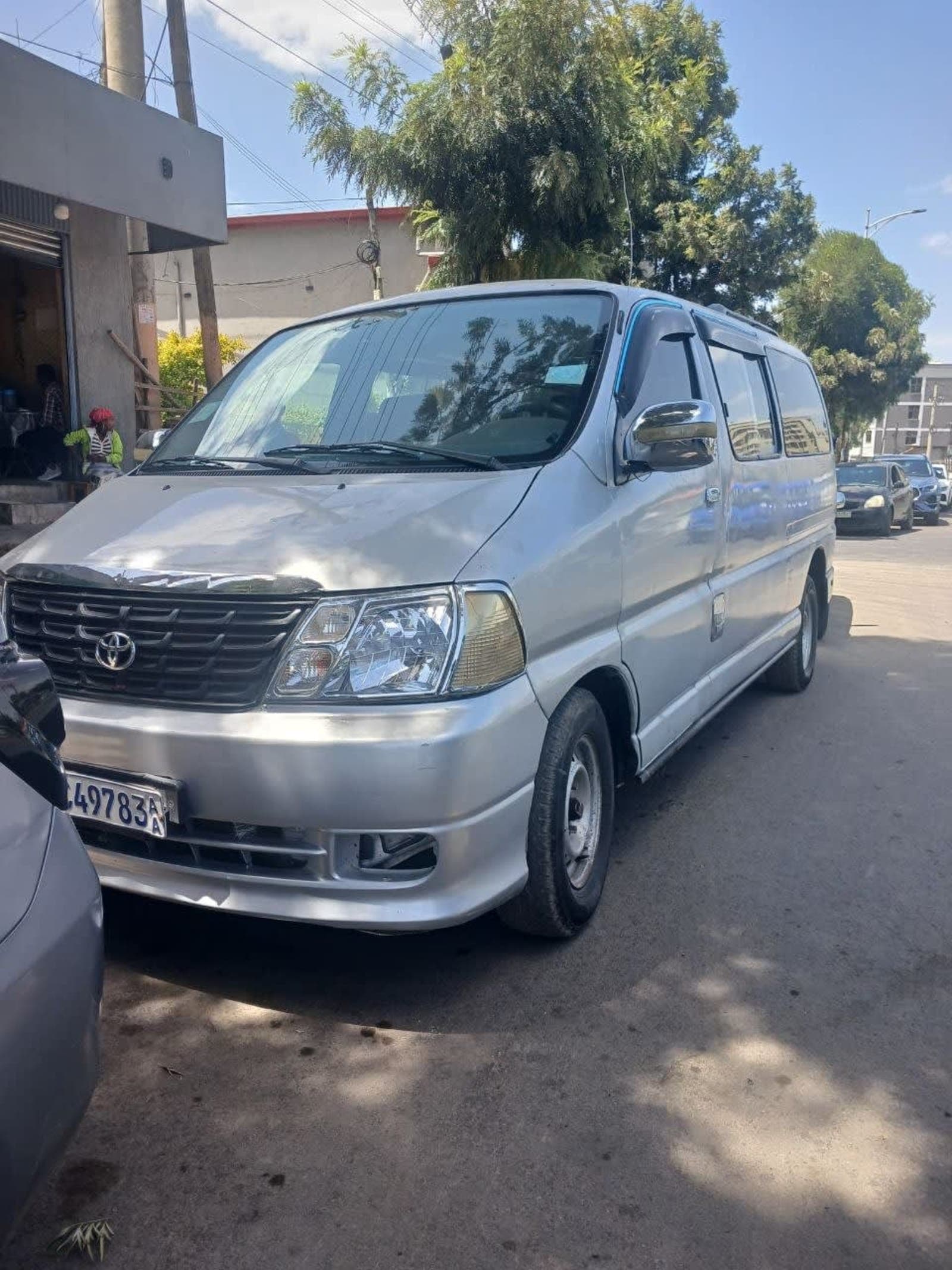 2009 Toyota Hiace Dolphin — photo 2