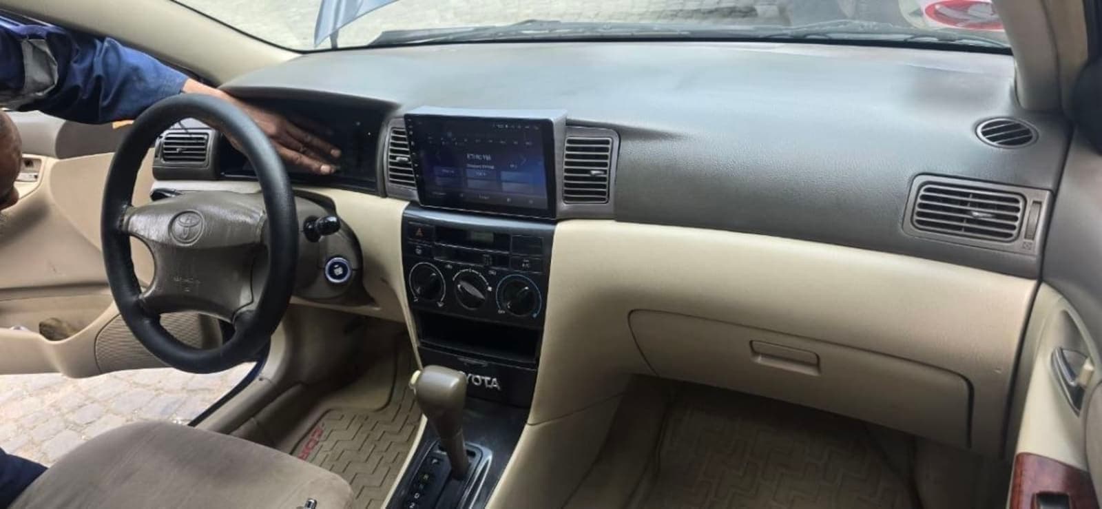 2005 Toyota Corolla — photo 2