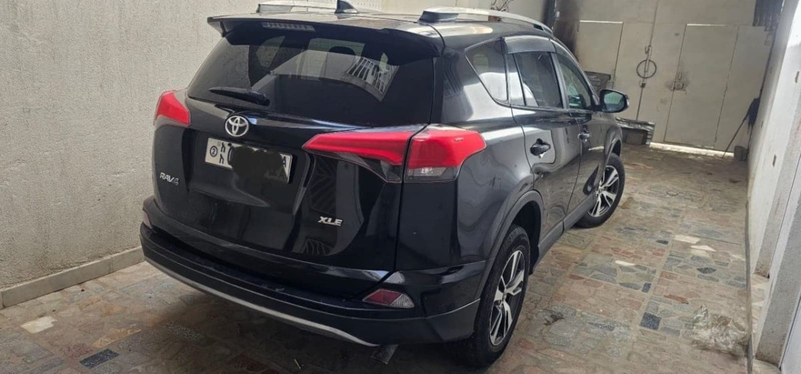 2018 Toyota Rav 4 โ photo 3