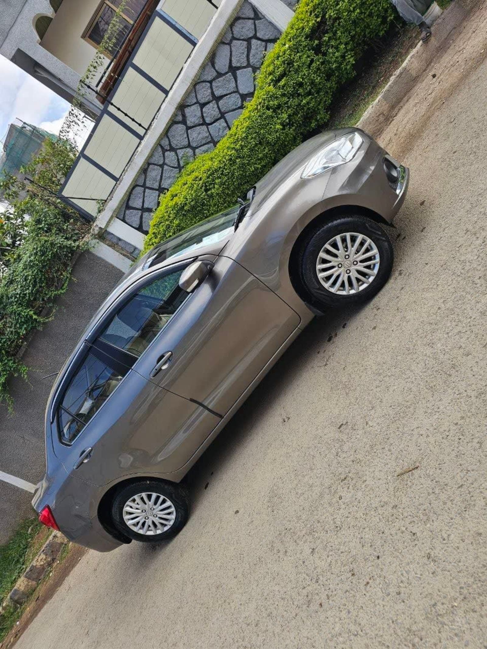 2022 Suzuki Dezire — photo 4