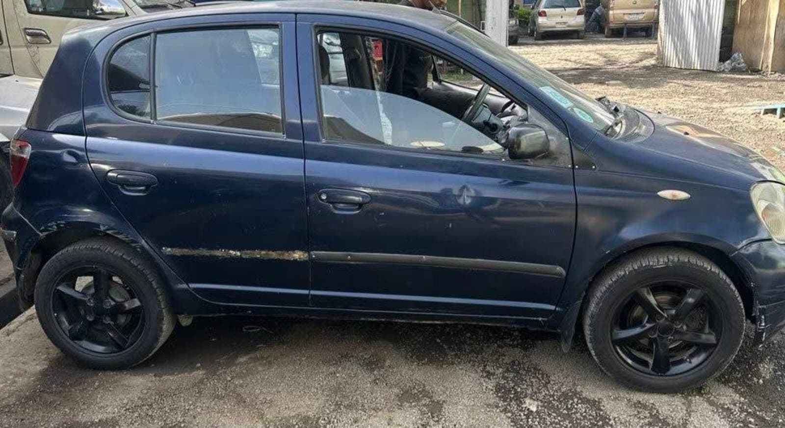 2001 Toyota Vitz Yaris — photo 2