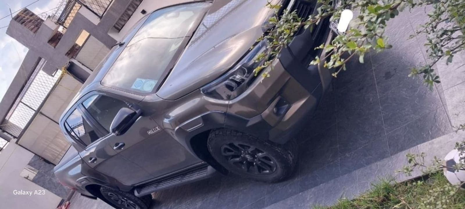 2021 Toyota Hilux Invincible — photo 5