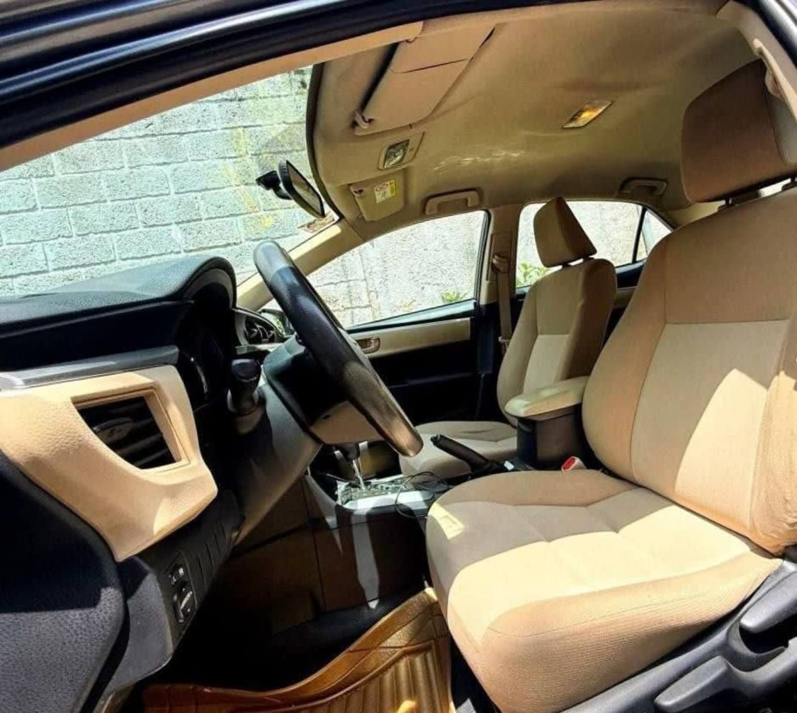 2014 Toyota Corolla — photo 4