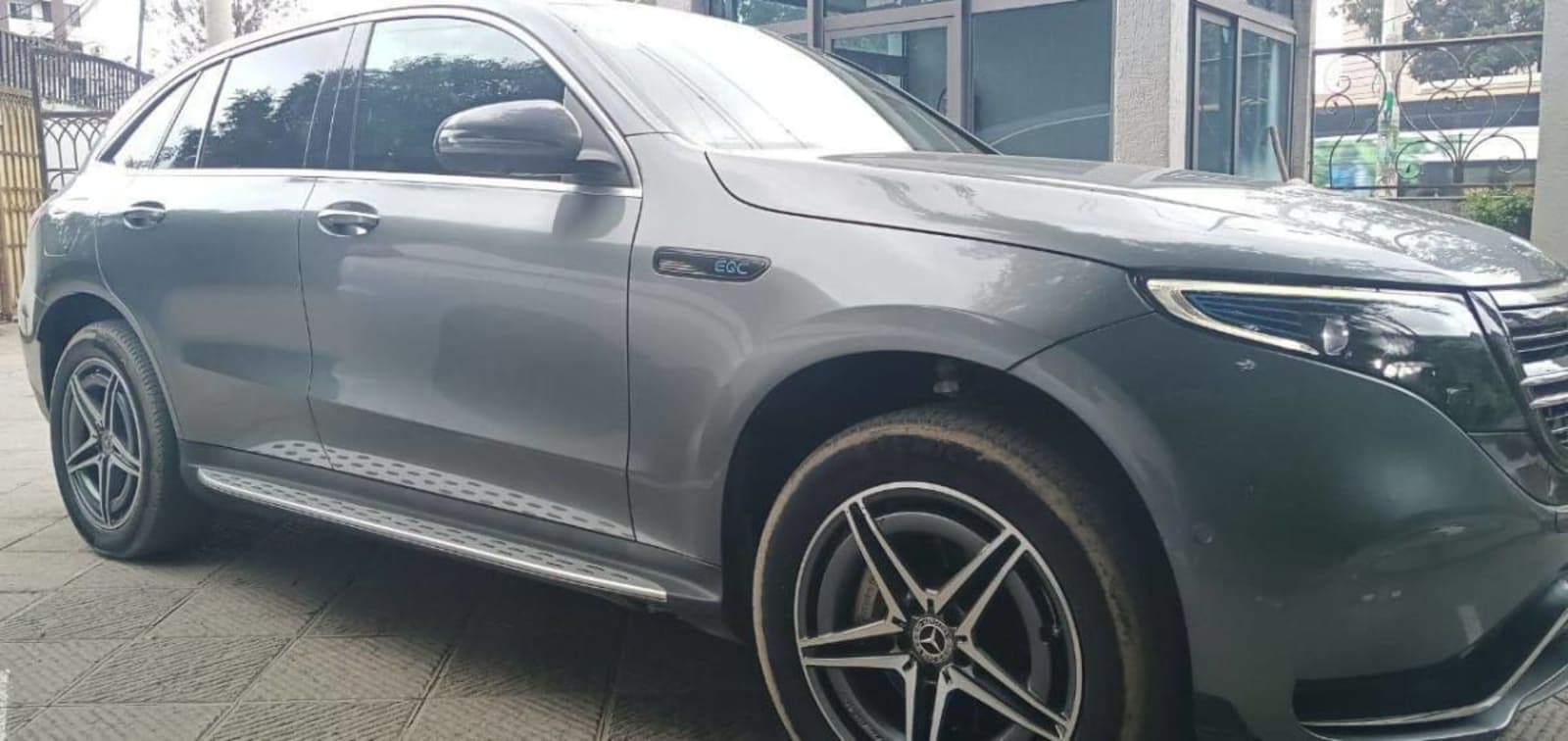 2021 MERCEDES-BENZ EQC 400 4Matic — photo 4