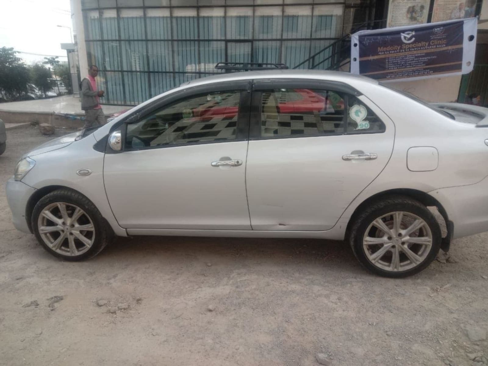 2008 Toyota Yaris Belta — photo 1