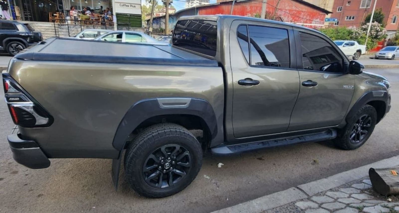 2021 Toyota Hilux invisible double cup — photo 2