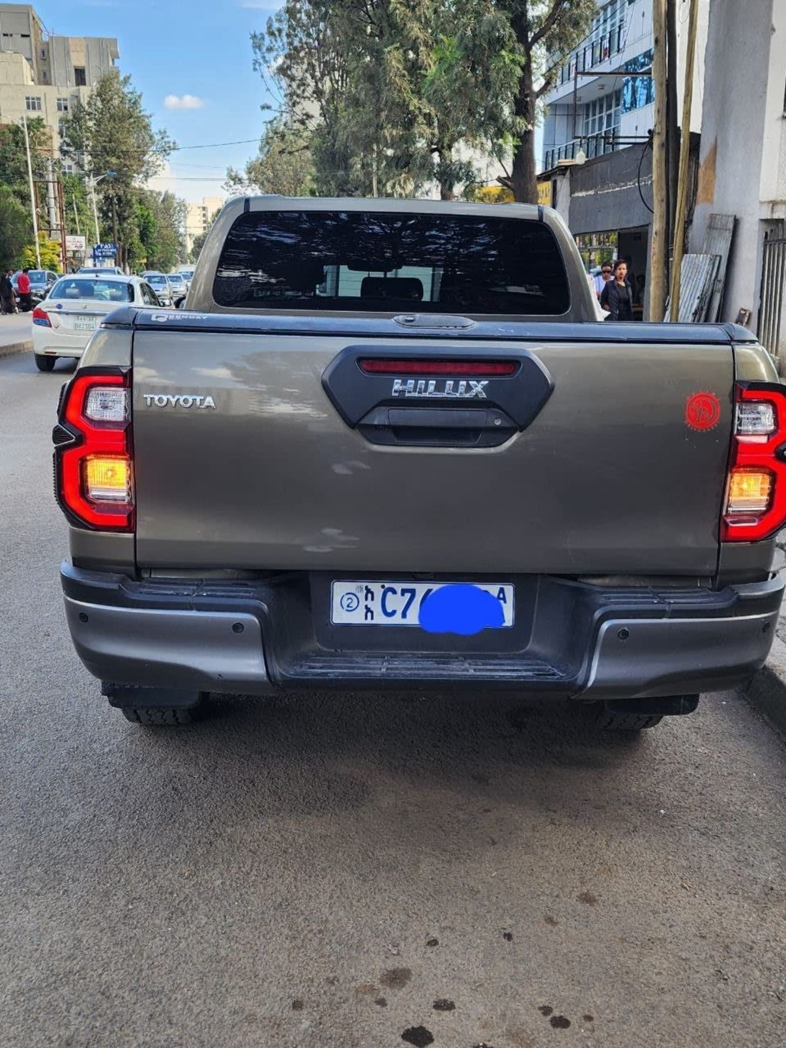 2021 Toyota Hilux invisible double cup — photo 4