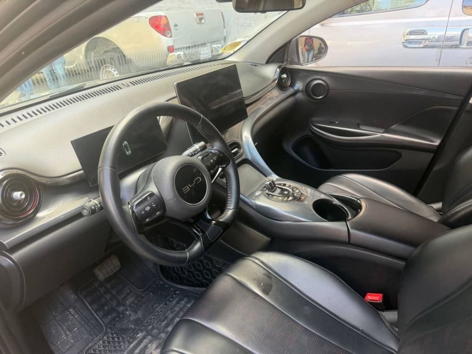 2025 BYD E2