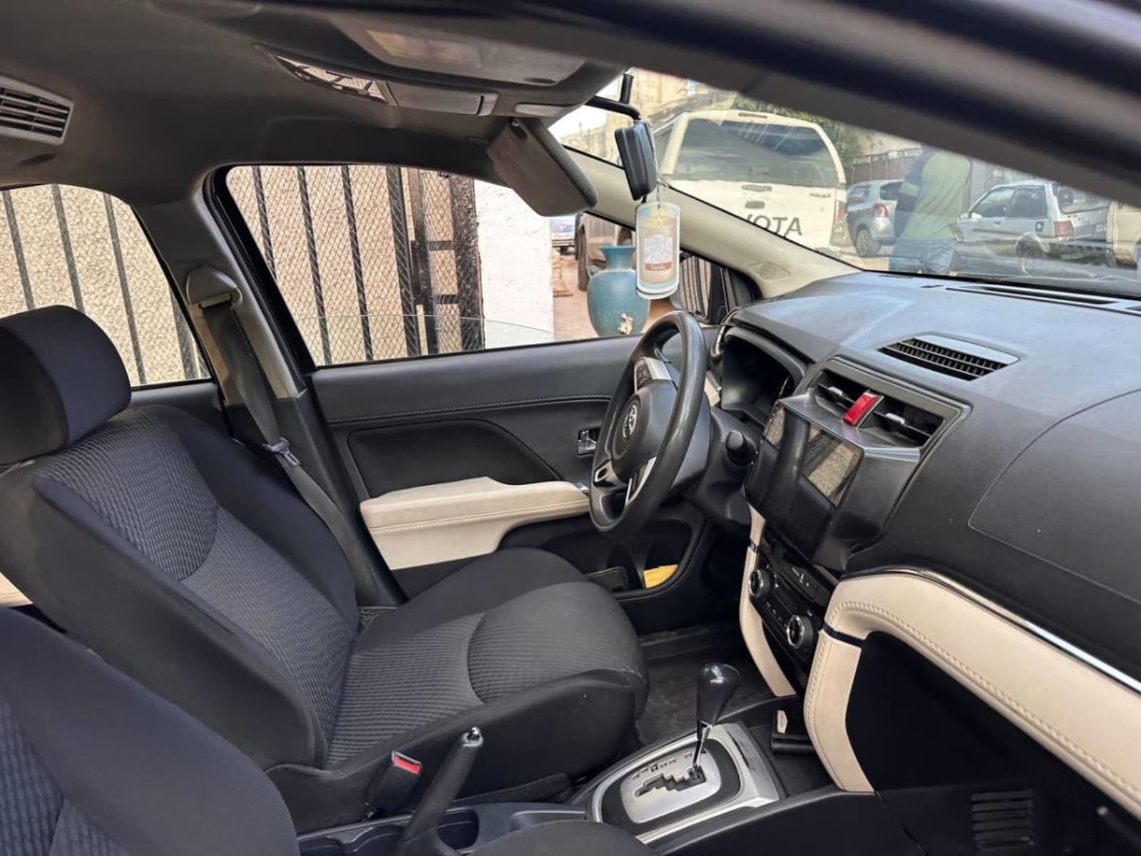 2021 Toyota Rush — photo 5