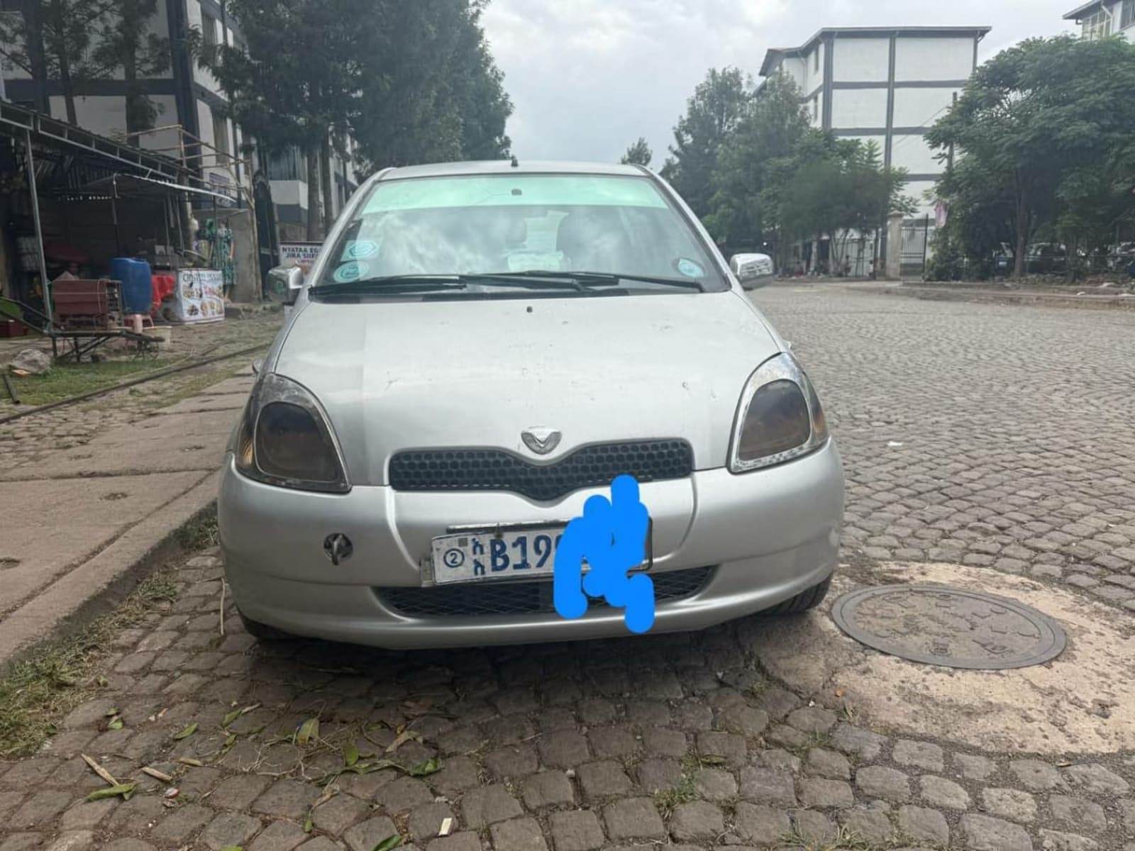 2001 Toyota Vitz — photo 1