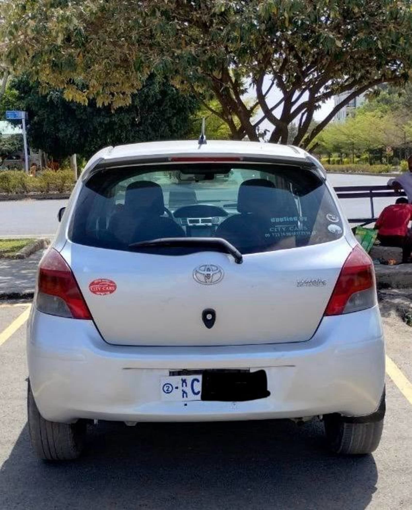 2010 Toyota Yaris — photo 3