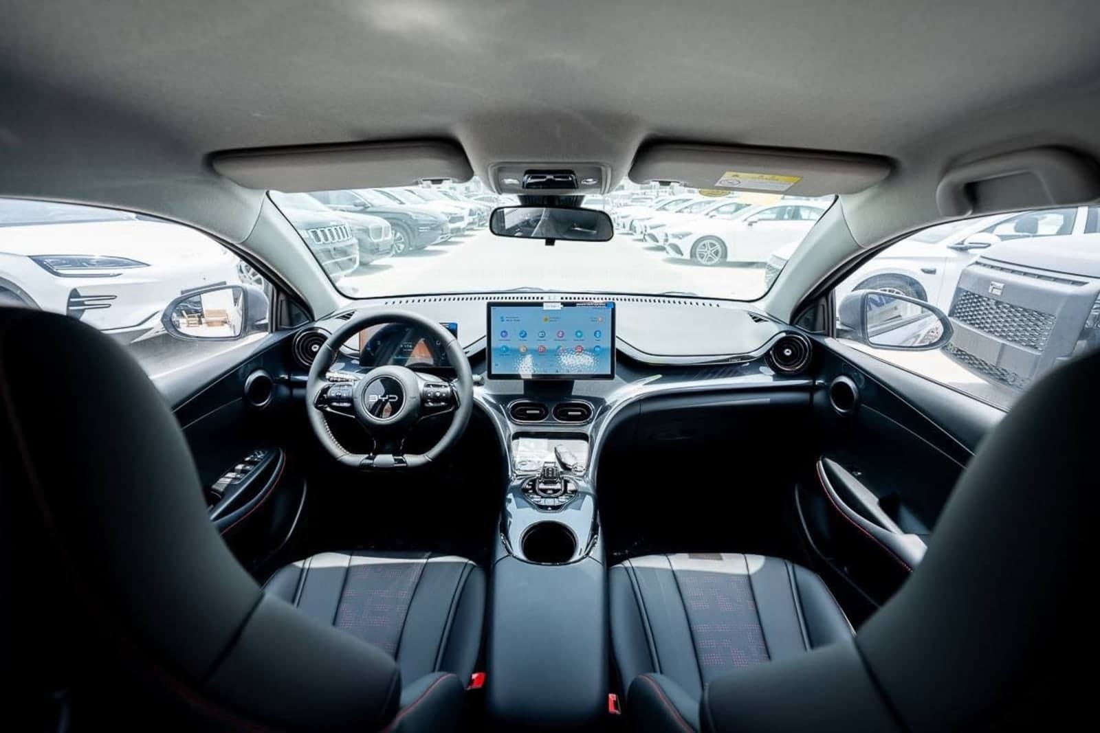 2025 BYD E2 — photo 5