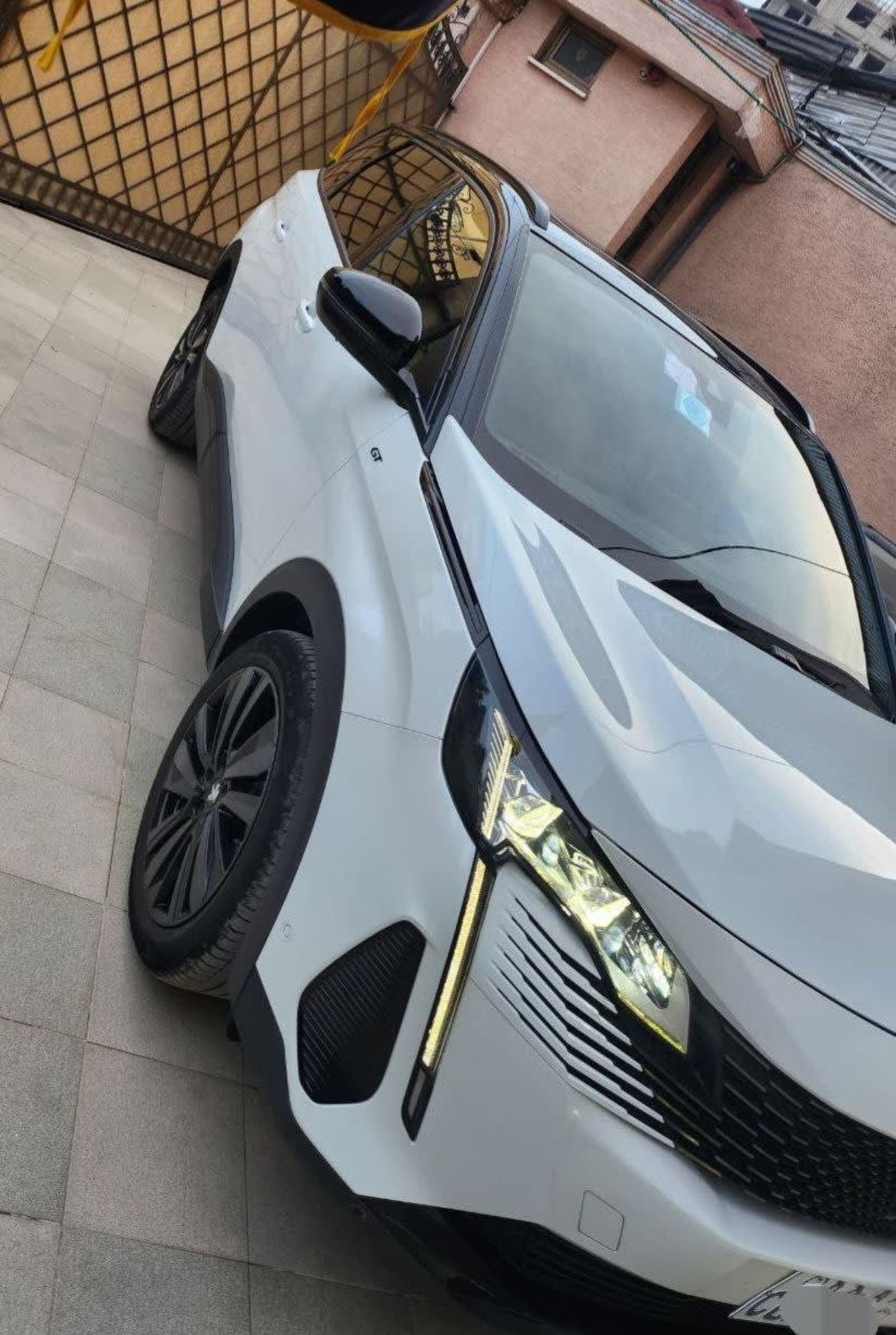 2022 Peugeot 5008 GT — photo 4