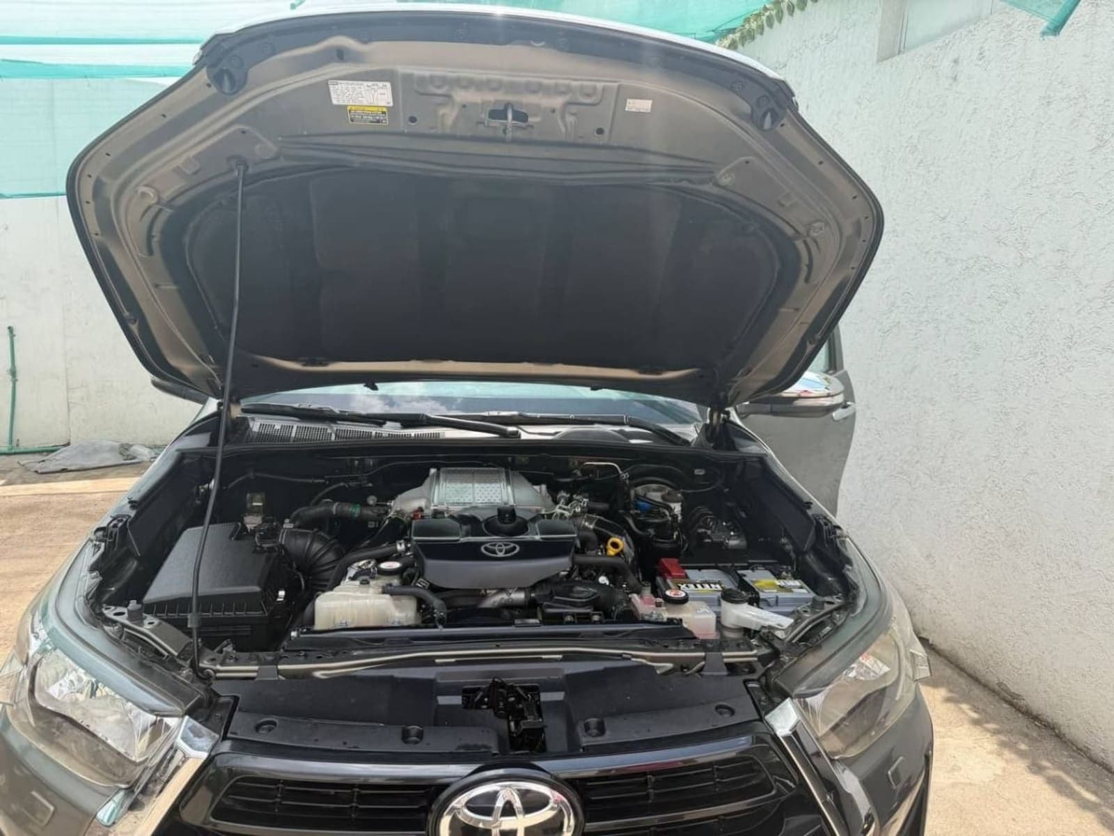 2021 Toyota Hilux Invincible — photo 1