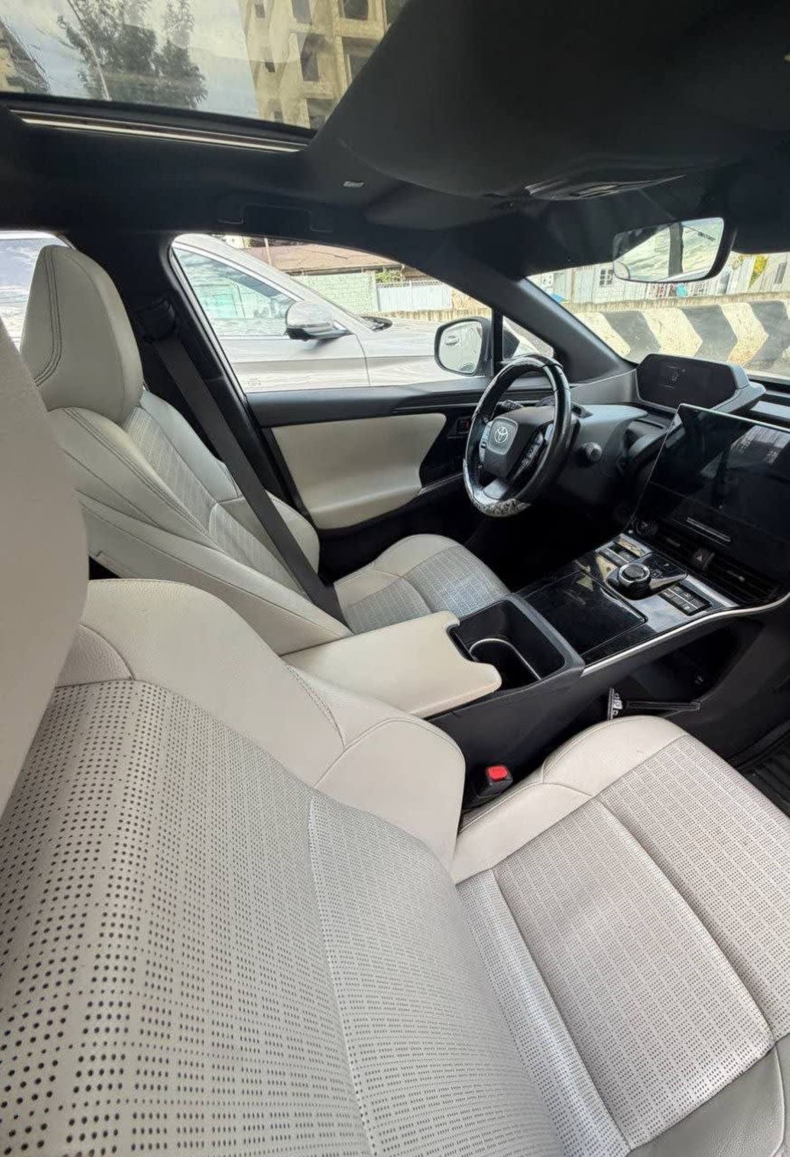 2023 Toyota BZ4X EV — photo 2