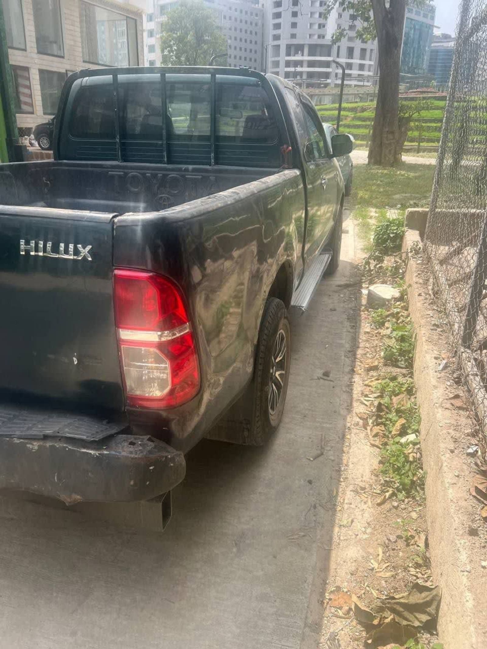 2006 Toyota Hilux king cab — photo 4