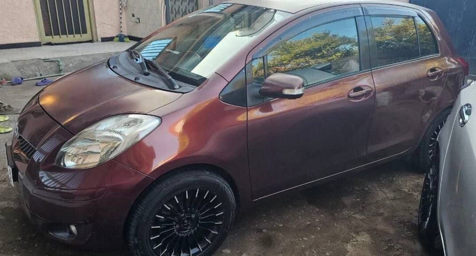 2010 Toyota Yaris Compact — photo 5