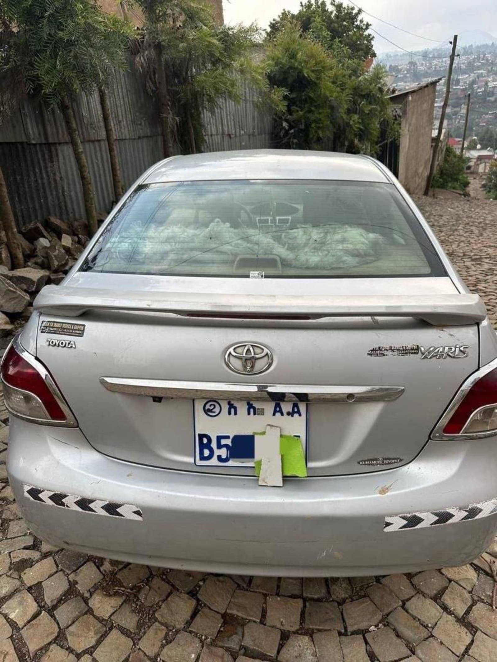 2010 Toyota Yaris Belta — photo 1