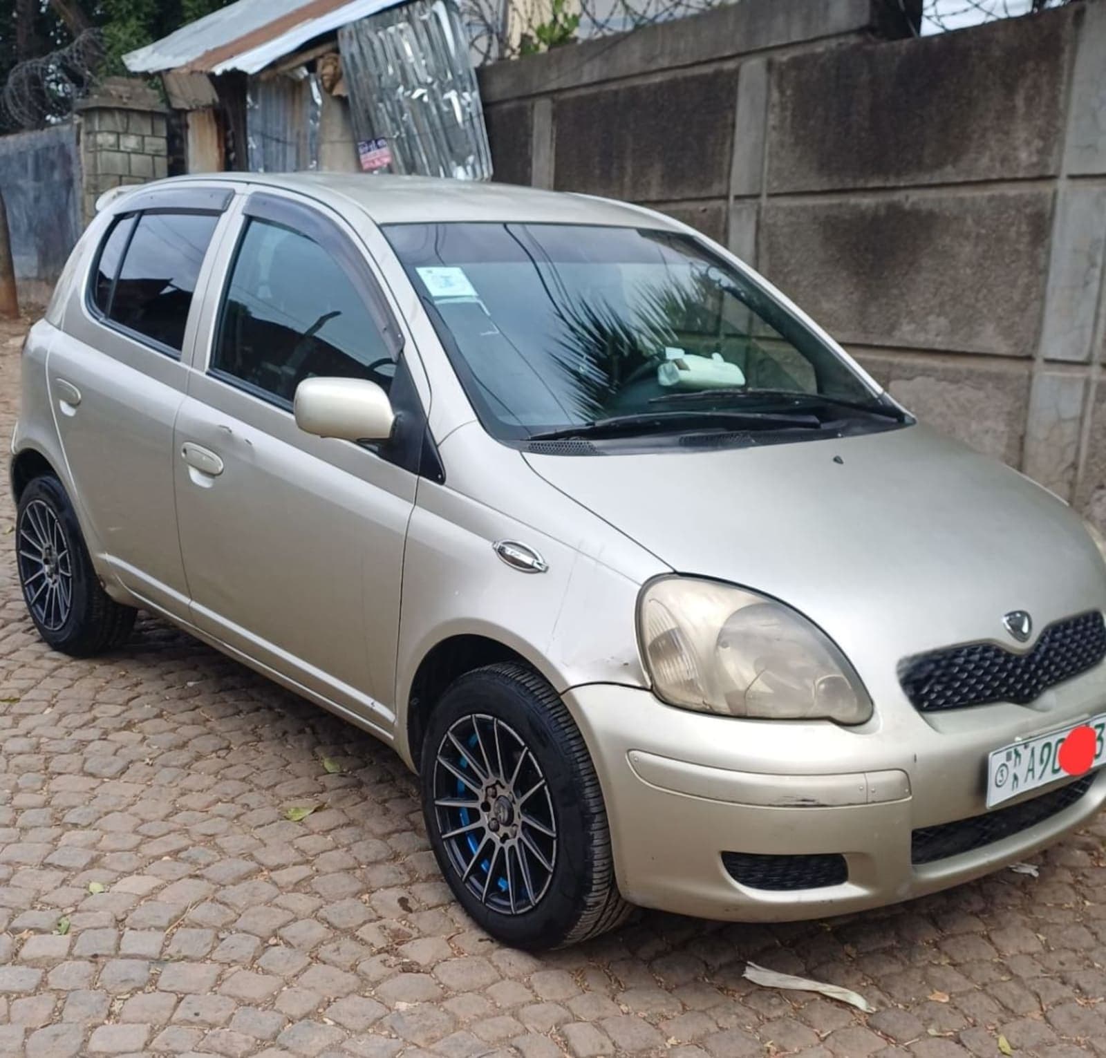 2004 Toyota Vitz — photo 7