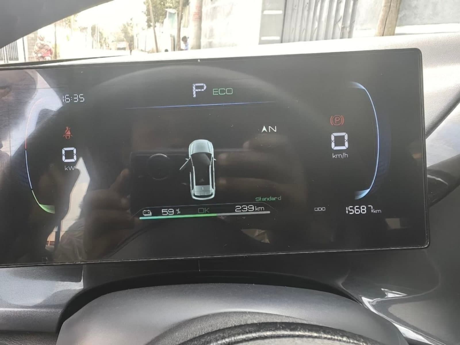 2025 BYD E2 — photo 2